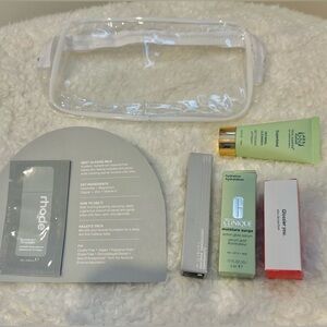 Clinique Skincare Mask Set with Green and Gray Accents